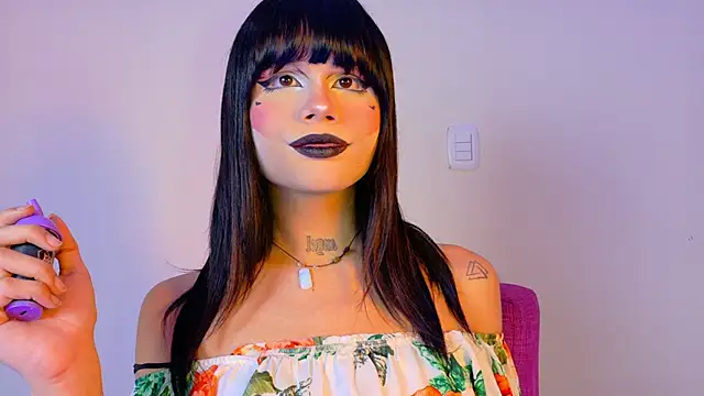 Snapshot of NATASHAA_WINZ chatting on 11-26-25, 06:14 NATASHAA WINZ online show from 11-26-25, 06:14