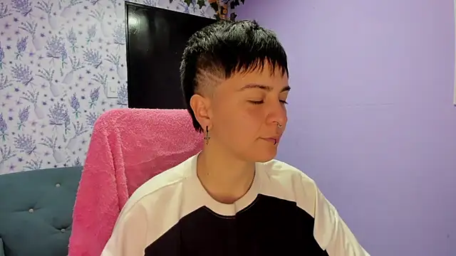  Hannah Hot online show from 10-29-25, 01:41