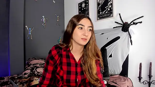 Snapshot of Alice_Dickinssonn chatting on 10-30-25, 01:45 Alice Dickinssonn online show from 10-30-25, 01:45