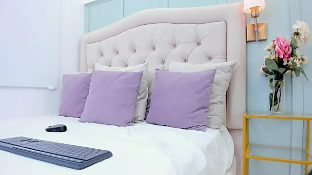 katia harrison  online show from 10-22-25, 02:28