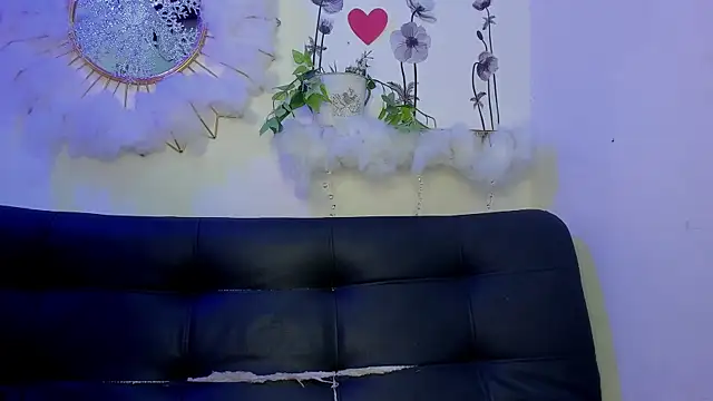 IsauraMontiel online show from 12-19-25, 05:09