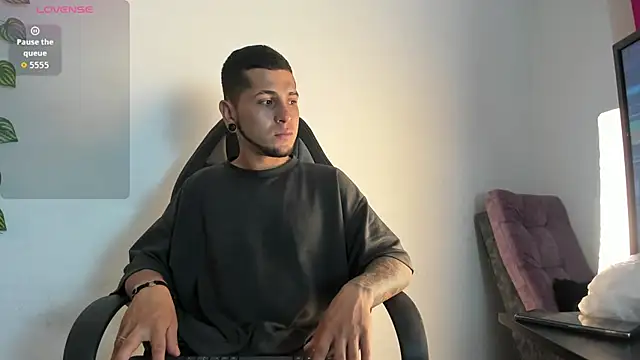 raven smith  online show from 02-03-26, 05:16