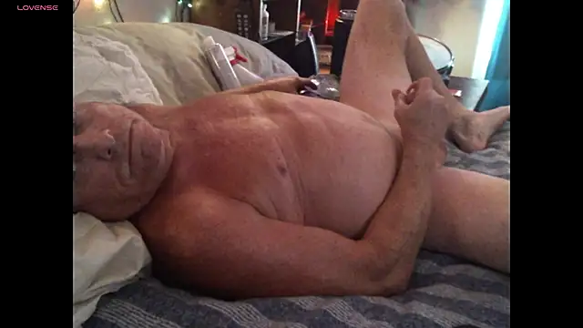 Pussyeat2please online show from 09-27-25, 03:06