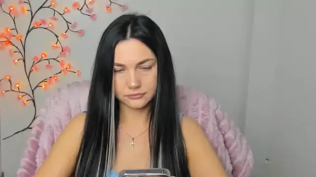 Lune Moon online show from 12-20-25, 06:31