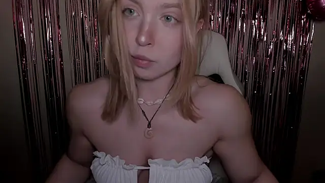 Snapshot of VanillaLivitski chatting on 09-08-25, 03:55 VanillaLivitski online show from 09-08-25, 03:55