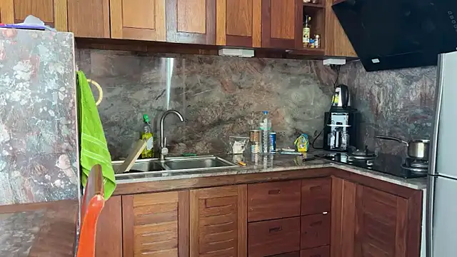 Stellamarbella online show from 10-27-25, 05:44