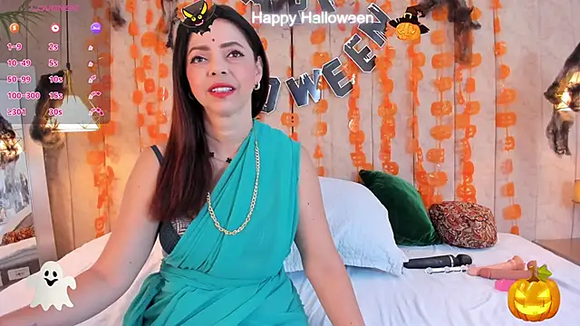 Snapshot of Anantaa_ chatting on 10-29-25, 11:34 Anantaa online show from 10-29-25, 11:34