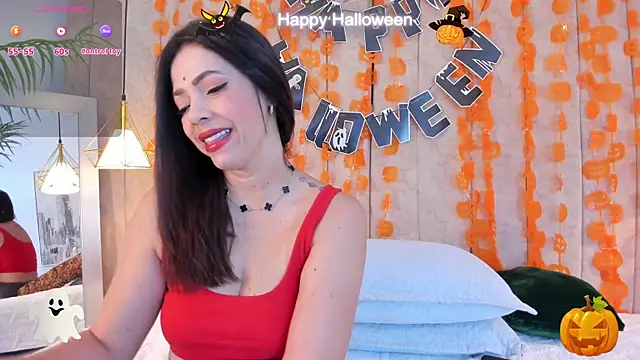 Snapshot of Anantaa_ chatting on 10-30-25, 11:33 Anantaa online show from 10-30-25, 11:33