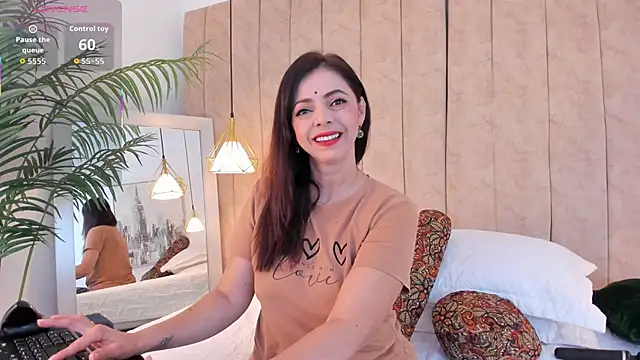 Snapshot of Anantaa_ chatting on 12-02-25, 11:37 Anantaa online show from 12-02-25, 11:37