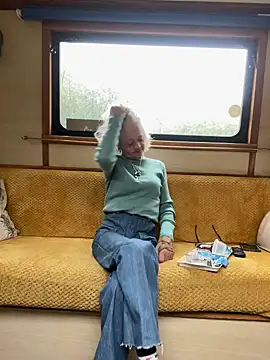 Snapshot of ladyboatlady chatting on 09-14-25, 02:38 ladyboatlady online show from 09-14-25, 02:38