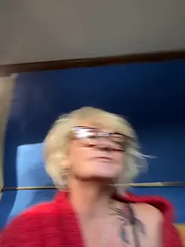 Snapshot of ladyboatlady chatting on 09-22-25, 06:59 ladyboatlady online show from 09-22-25, 06:59