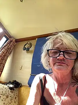 Snapshot of ladyboatlady chatting on 09-23-25, 12:30 ladyboatlady online show from 09-23-25, 12:30