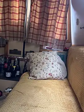 Snapshot of ladyboatlady chatting on 10-12-25, 03:11 ladyboatlady online show from 10-12-25, 03:11