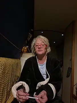 Snapshot of ladyboatlady chatting on 10-16-25, 04:57 ladyboatlady online show from 10-16-25, 04:57