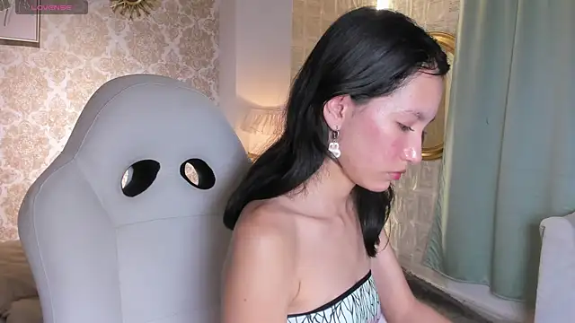 Snapshot of LilyThea chatting on 11-16-25, 10:04 LilyThea online show from 11-16-25, 10:04