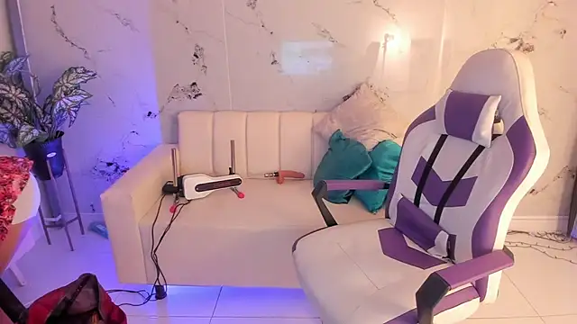 Snapshot of scarlett_enjoy1 chatting on 09-10-25, 01:22 scarlett enjoy1 online show from 09-10-25, 01:22