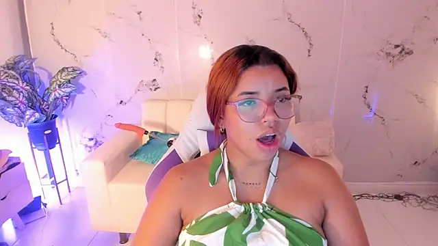 Snapshot of scarlett_enjoy1 chatting on 09-19-25, 12:39 scarlett enjoy1 online show from 09-19-25, 12:39