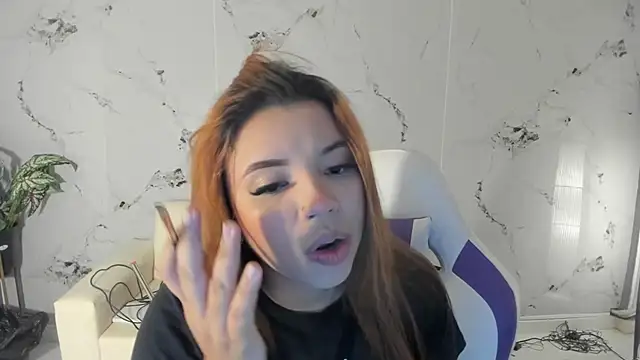 Snapshot of scarlett_enjoy1 chatting on 09-23-25, 12:30 scarlett enjoy1 online show from 09-23-25, 12:30