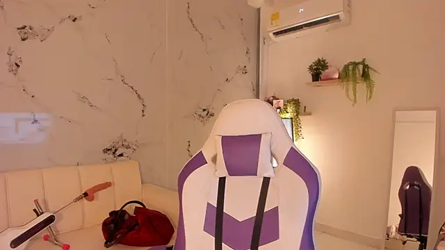 Snapshot of scarlett_enjoy1 chatting on 09-24-25, 01:58 scarlett enjoy1 online show from 09-24-25, 01:58