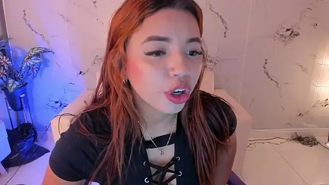 Snapshot of scarlett_enjoy1 chatting on 09-28-25, 01:49 scarlett enjoy1 online show from 09-28-25, 01:49