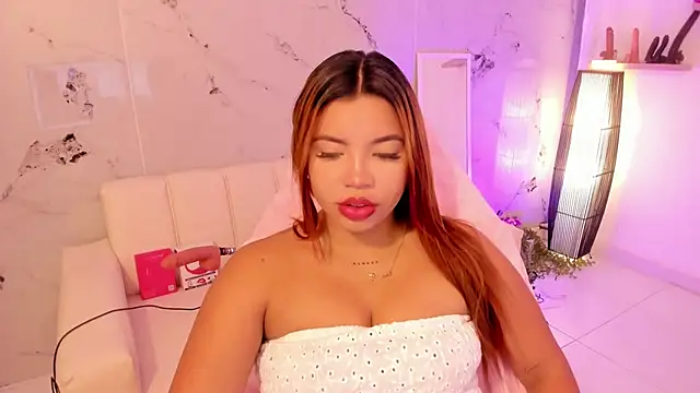 Snapshot of scarlett_enjoy1 chatting on 11-08-25, 01:55 scarlett enjoy1 online show from 11-08-25, 01:55