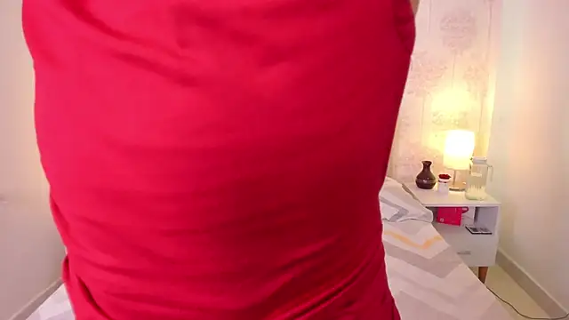 ShaynaHosk online show from 02-04-26, 03:56