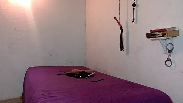 indomitaFox online show from 04-06-26, 04:46