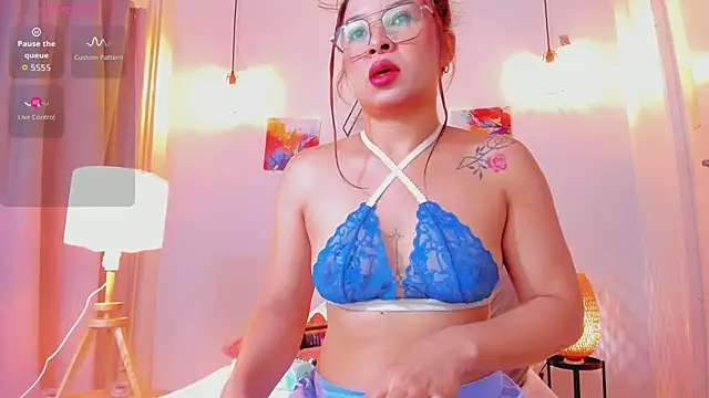 Karlaliones69 online show from 02-10-26, 11:36