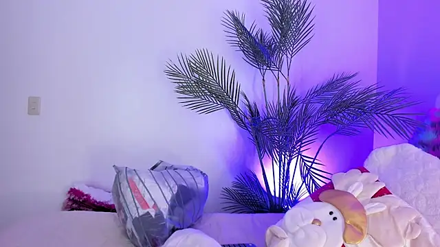 Hadid Jimenez  online show from 11-12-25, 07:46