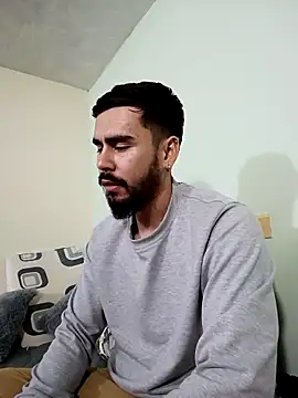 Snapshot of Maximiliano444 chatting on 09-30-25, 02:49 Maximiliano444 online show from 09-30-25, 02:49