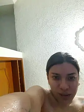 AmaiaSalvatore online show from 04-25-26, 11:24