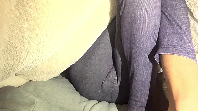 Snapshot of BouncySubsidy chatting on 11-13-25, 01:10 BouncySubsidy online show from 11-13-25, 01:10