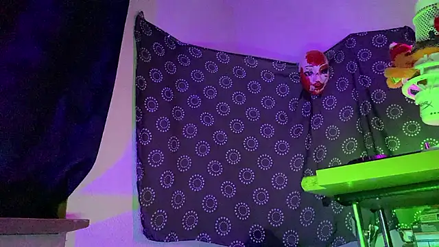 Snapshot of DjDiCKmannOnE chatting on 02-07-26, 10:02 DjDiCKmannOnE online show from 02-07-26, 10:02