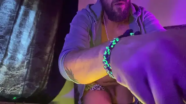 DjDiCKmannOnE online show from 04-22-26, 08:28