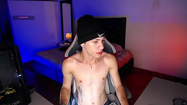 santiago cutex online show from 06-19-26, 01:48