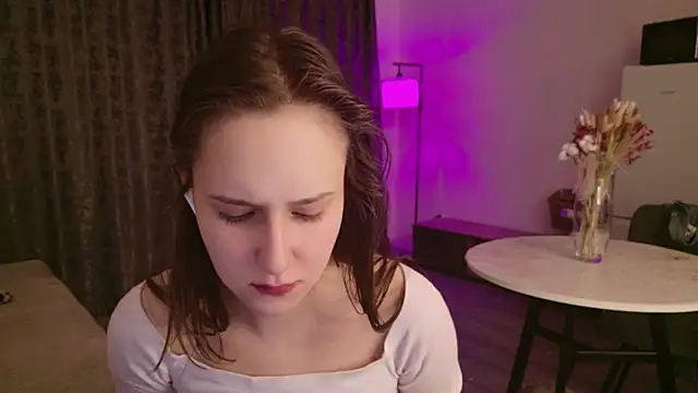 LucyRose3 online show from 02-12-26, 04:40