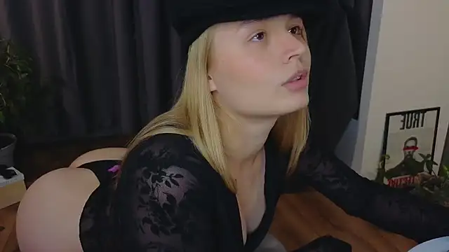 lisa schiele online show from 10-26-25, 08:15