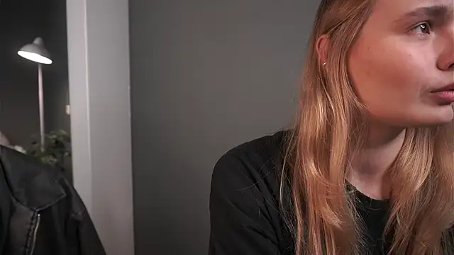 lisa schiele online show from 11-28-25, 08:00