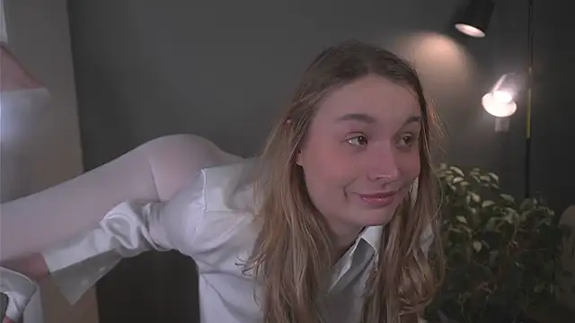 lisa schiele online show from 12-22-25, 08:28