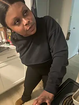 Snapshot of Juicystorm chatting on 09-30-25, 11:32 Juicystorm online show from 09-30-25, 11:32