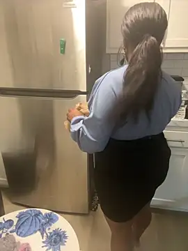 Snapshot of Juicystorm chatting on 10-10-25, 05:34 Juicystorm online show from 10-10-25, 05:34