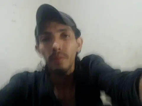 Snapshot of snackontime18 chatting on 06-06-26, 04:28 snackontime18 online show from 06-06-26, 04:28
