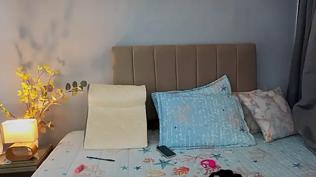 Penelophe01 online show from 02-23-26, 07:00