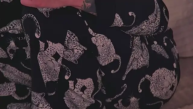 AriWild online show from 04-14-26, 04:07