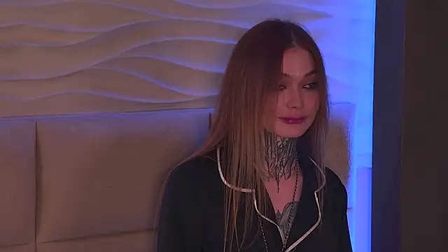 AriWild online show from 04-18-26, 05:22