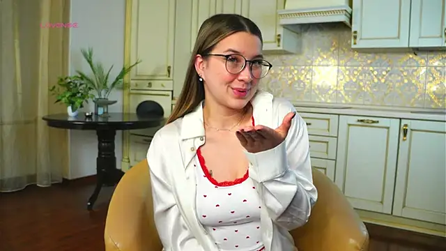 DarelleFaux online show from 11-12-25, 03:18