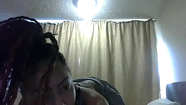 Snapshot of Flossee chatting on 02-08-26, 12:14 Flossee online show from 02-08-26, 12:14