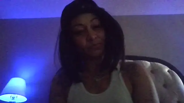 Snapshot of Flossee chatting on 04-06-26, 05:25 Flossee online show from 04-06-26, 05:25