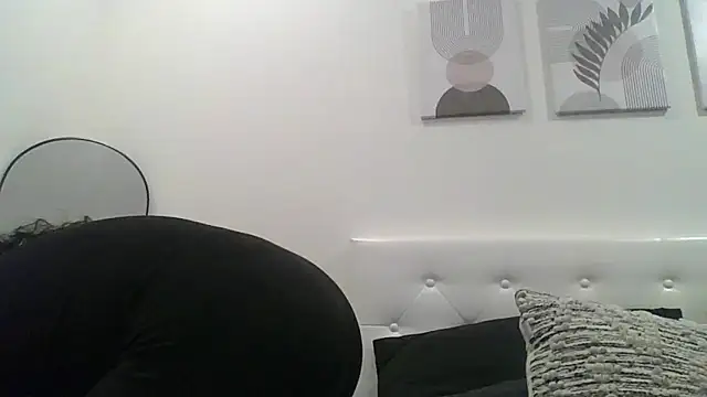 Snapshot of Flossee chatting on 04-21-26, 08:20 Flossee online show from 04-21-26, 08:20