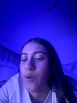 Snapshot of isabela_l chatting on 12-02-25, 01:11 isabela l online show from 12-02-25, 01:11